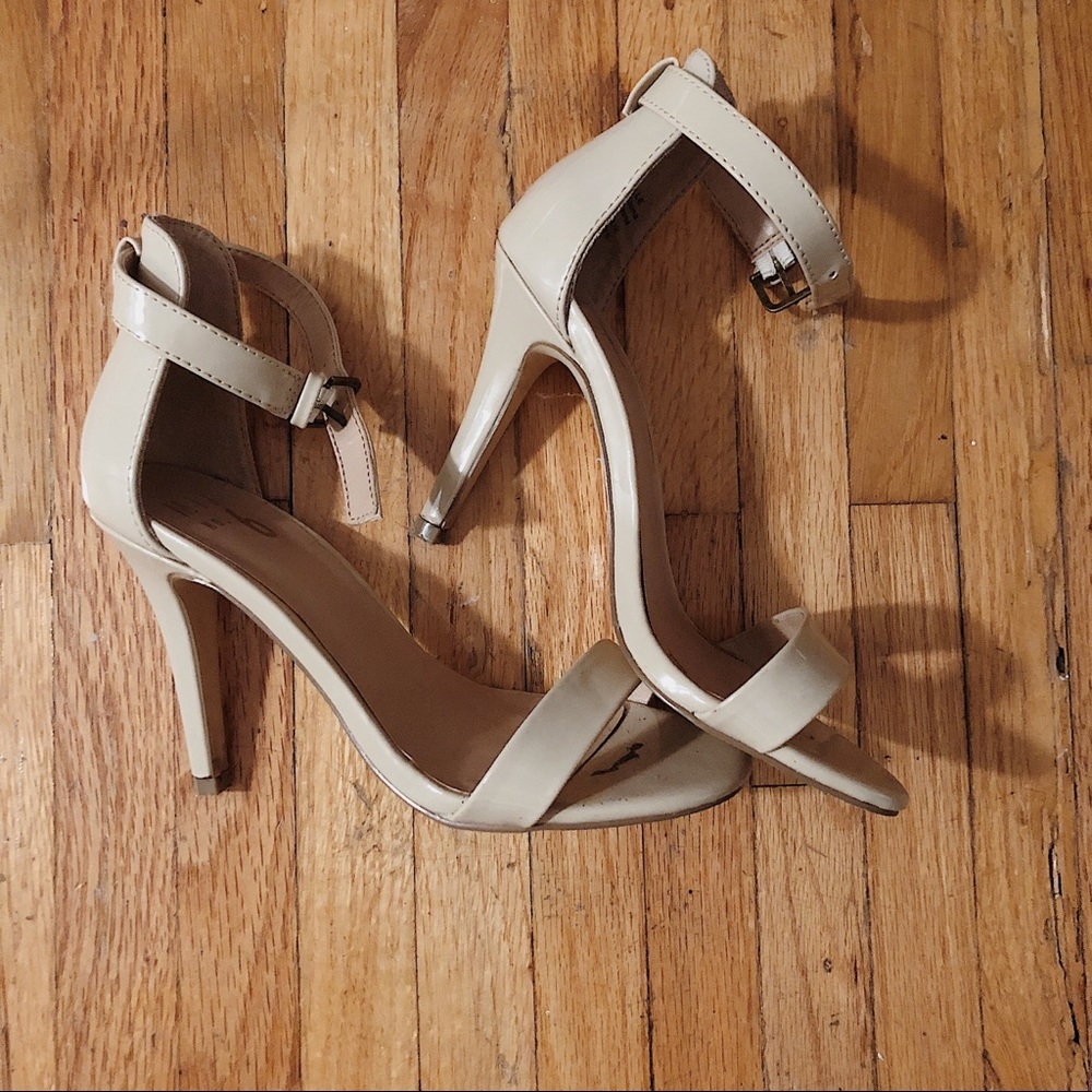 DSW Nude heels size 6